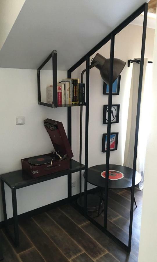 La Datcha Delicatessen Tulette Bagian luar foto